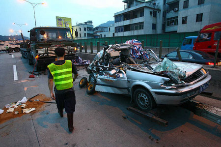 车祸新闻因为手机前两年因为一场车祸我成了盲人铁蛋-第1张图片-亚星国际官网